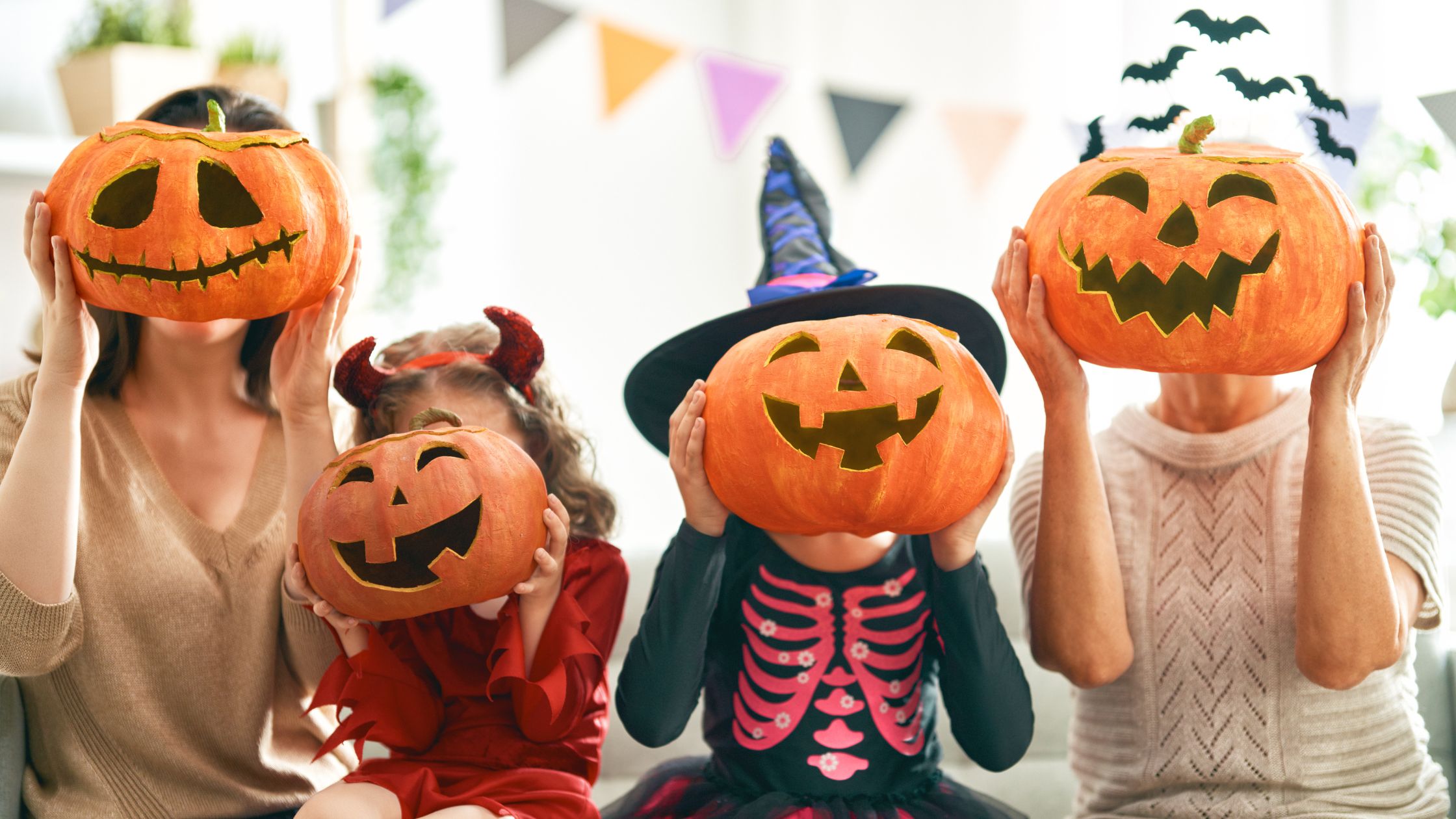 Sự Tích Halloween: Jack, Lời Hứa Của Quỷ Và Chiếc Đèn Bí Ngô