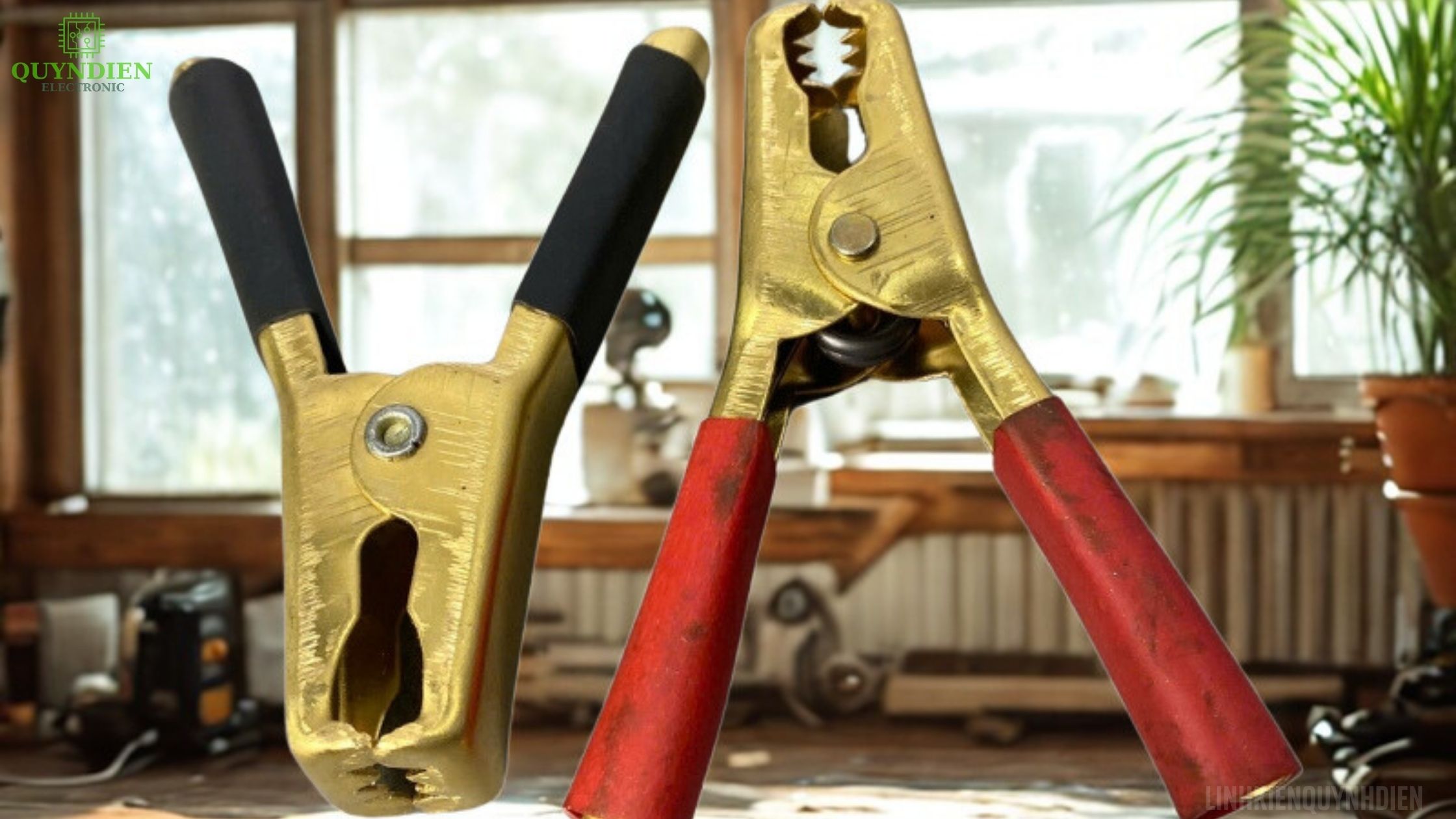 Kẹp Bình Ắc Quy Bằng Đồng: Tại Sao Thợ Chuyên Chỉ Dùng Đồng, Không Dùng Thép?