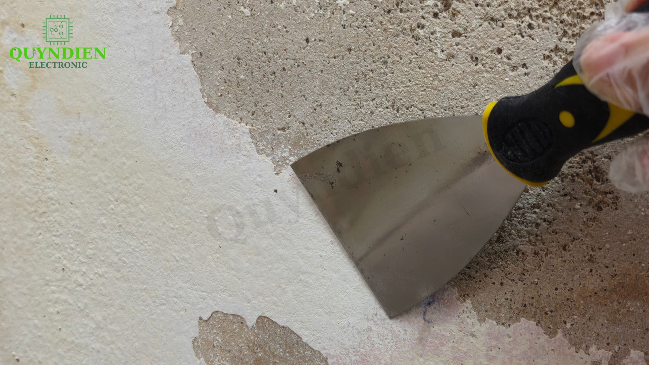 Chất Tẩy Sơn Nào Phù Hợp Cho Từng Bề Mặt? Bí Quyết Chọn Đúng Để Tránh Bong Tróc, Loang Lổ Sau Xử Lý