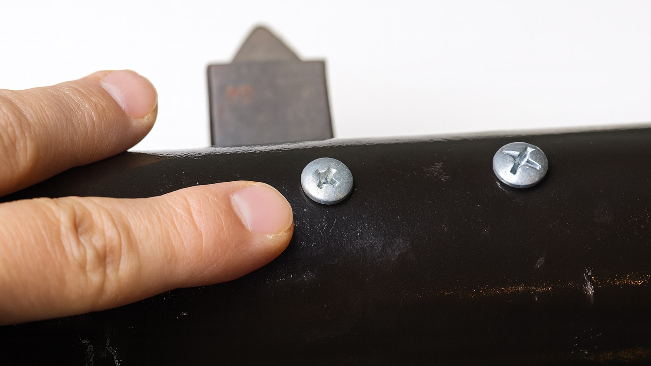 99% Người Mua Vít Bắn Tôn Đều Mắc Sai Lầm Này – Bạn Có Không?