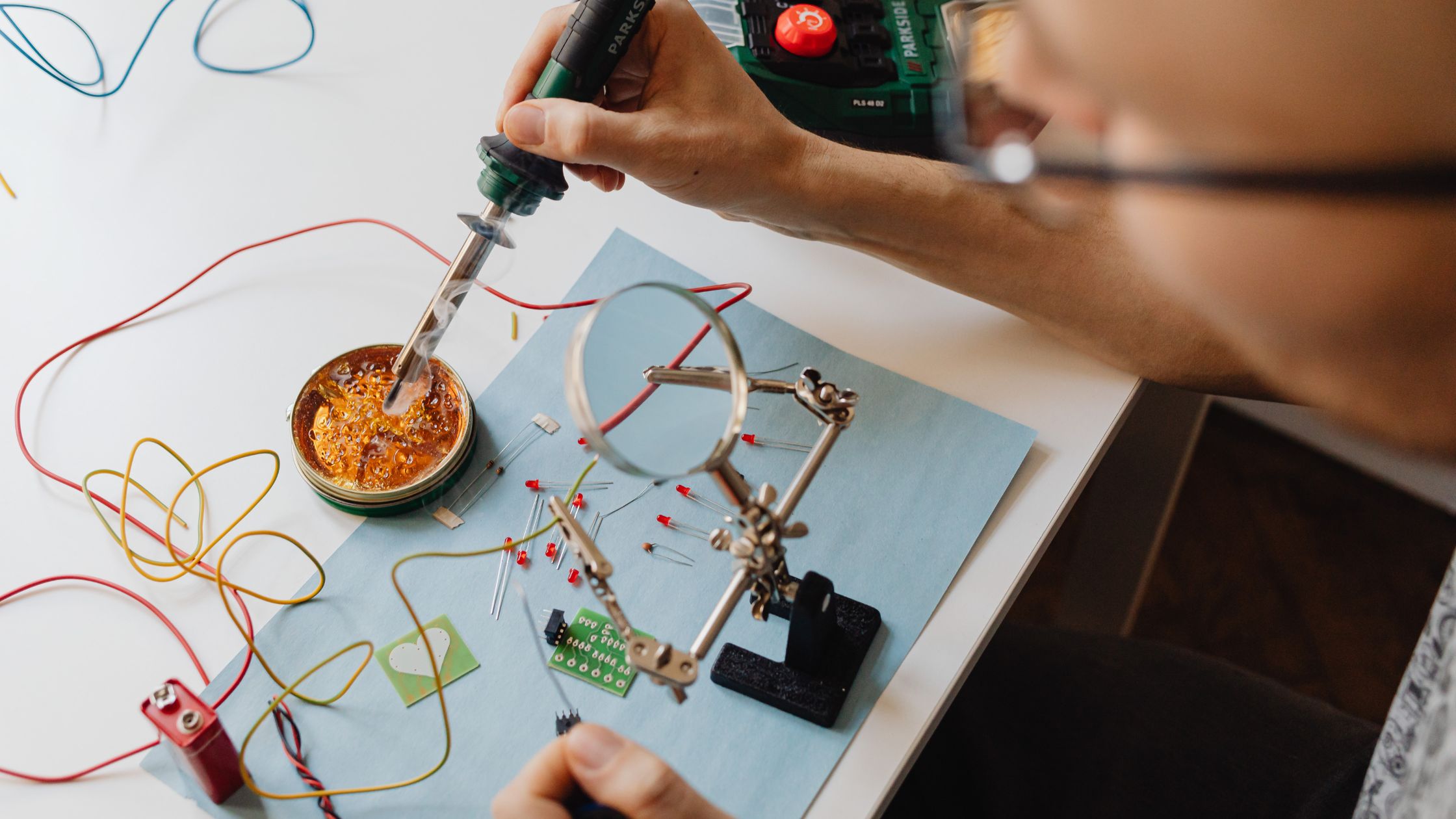 7 Mẹo Hàn Đẹp Như Thợ – Áp Dụng Cho Mọi Loại Chì Hàn