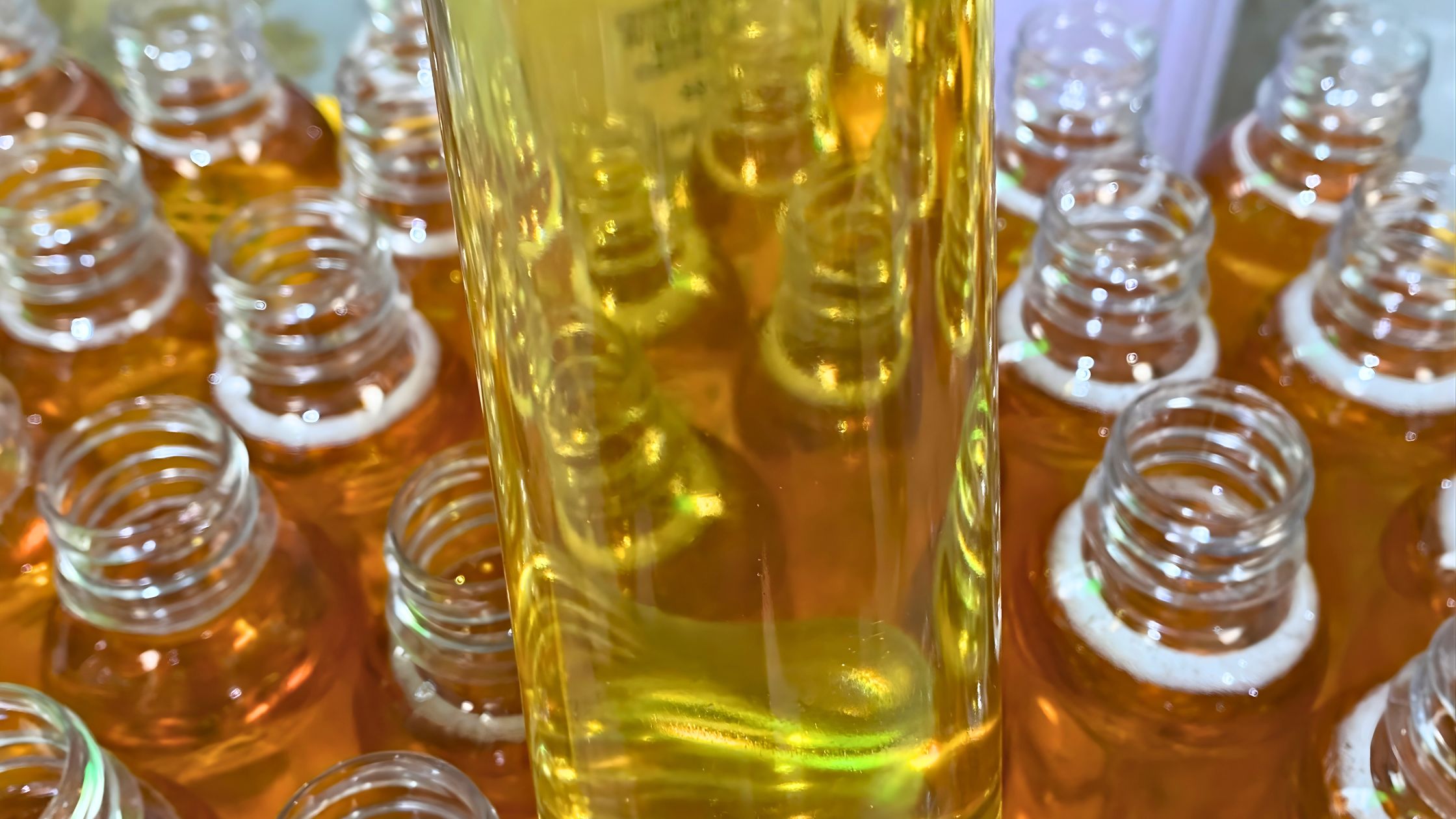 Rót vecni màu nâu trực tiếp từ thùng 20L – độ sệt chuẩn, bám chắc, không tách lớp – hàng chuẩn THIFE Đài Loan.