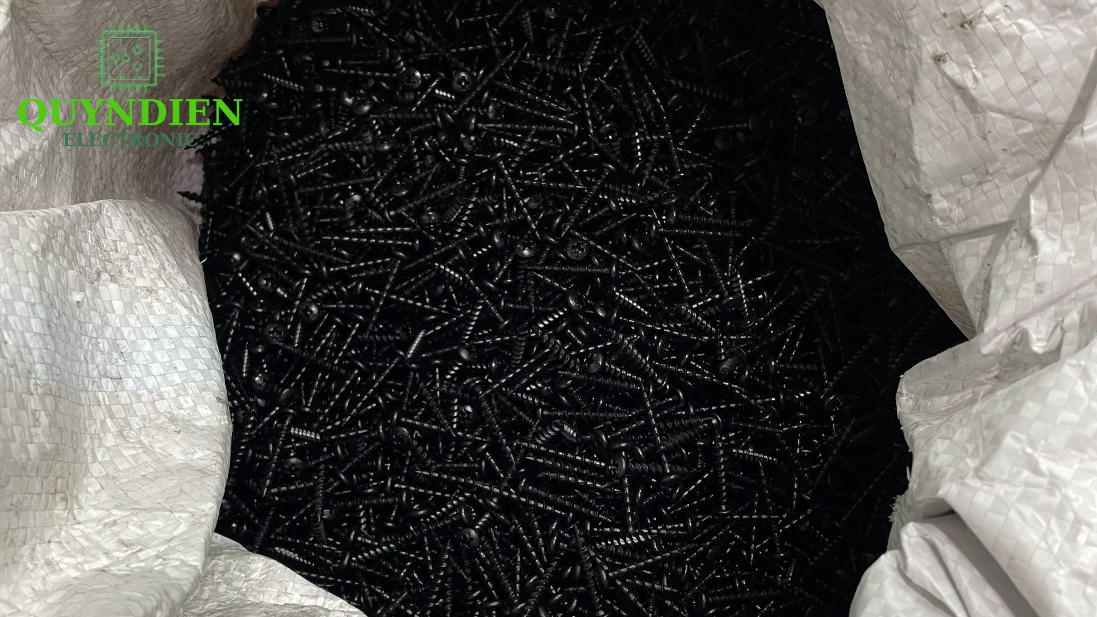 Ốc vít nhọn M4 tại Linh Kiện Quỳnh Diễn