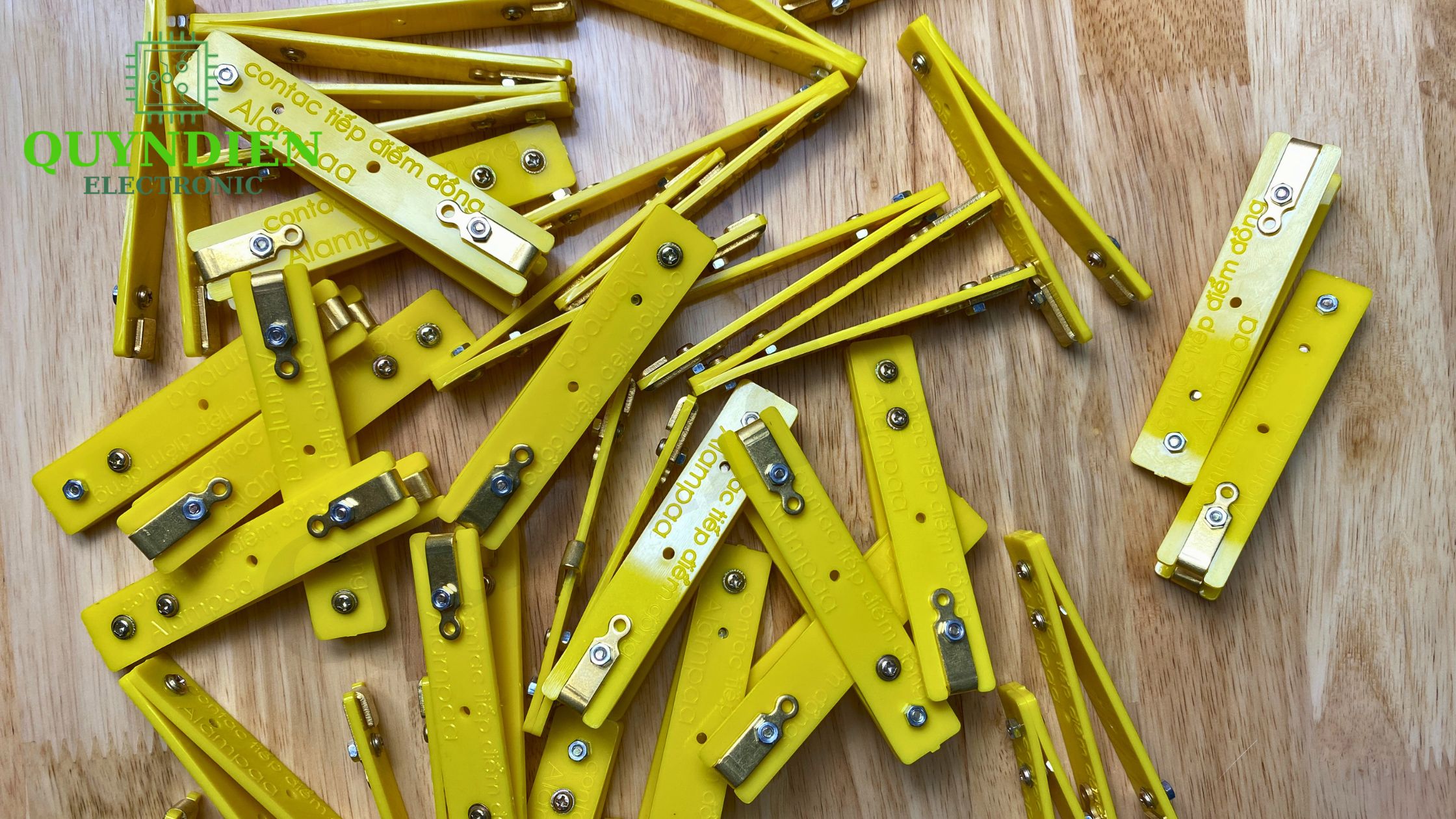 Cò bóp điện tiếp điểm đồng - Nhựa PC dẻo vàng - Linh Kiện Quỳnh Diễn cung cấp sỉ & lẻ toàn quốc