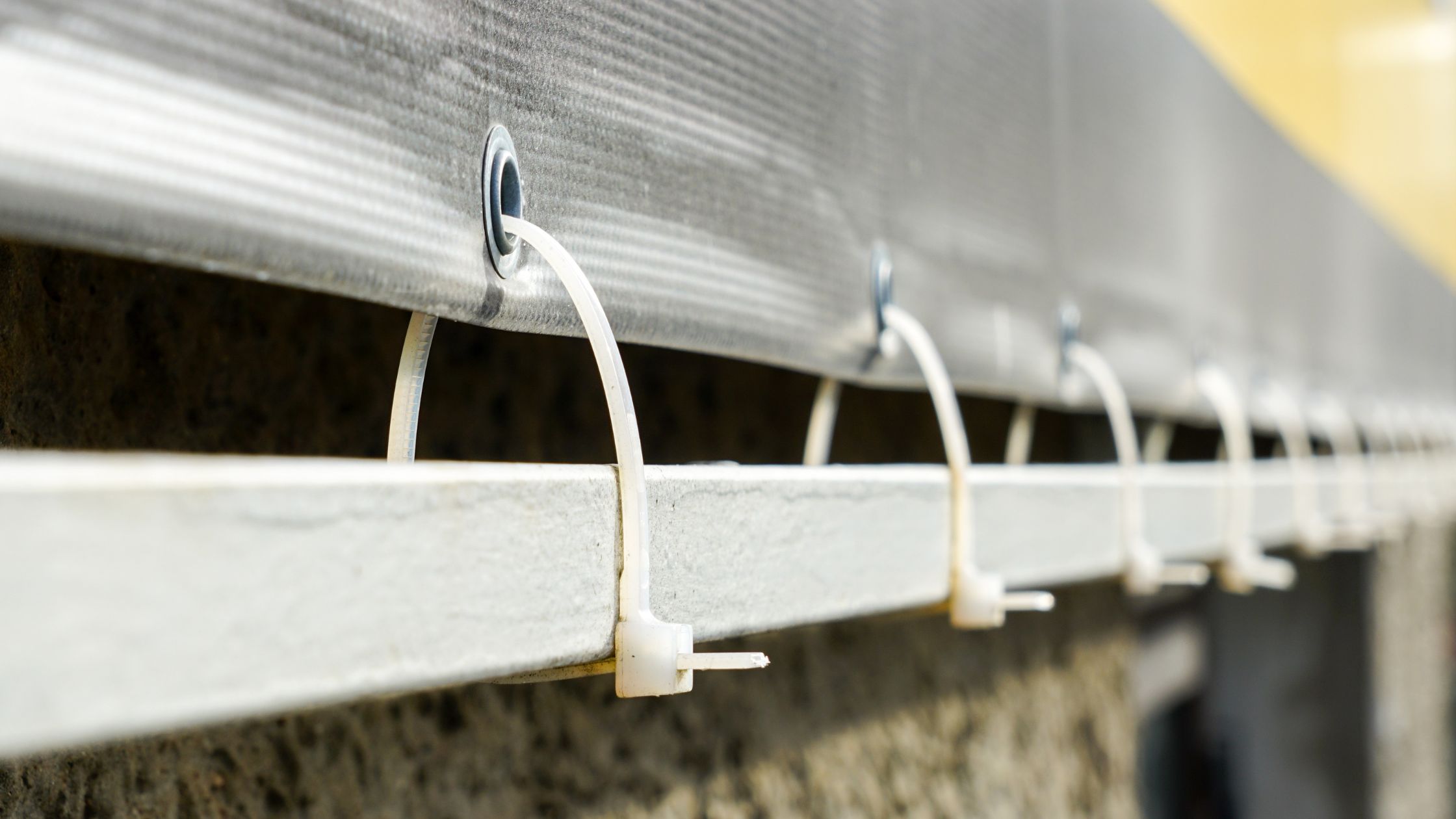 Hình ảnh minh họa về dây rút nhựa (2)