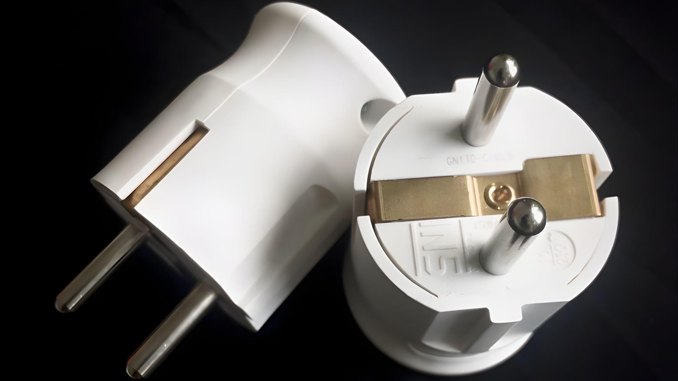 Hình ảnh minh họa phích cắm 3 chấu tròn