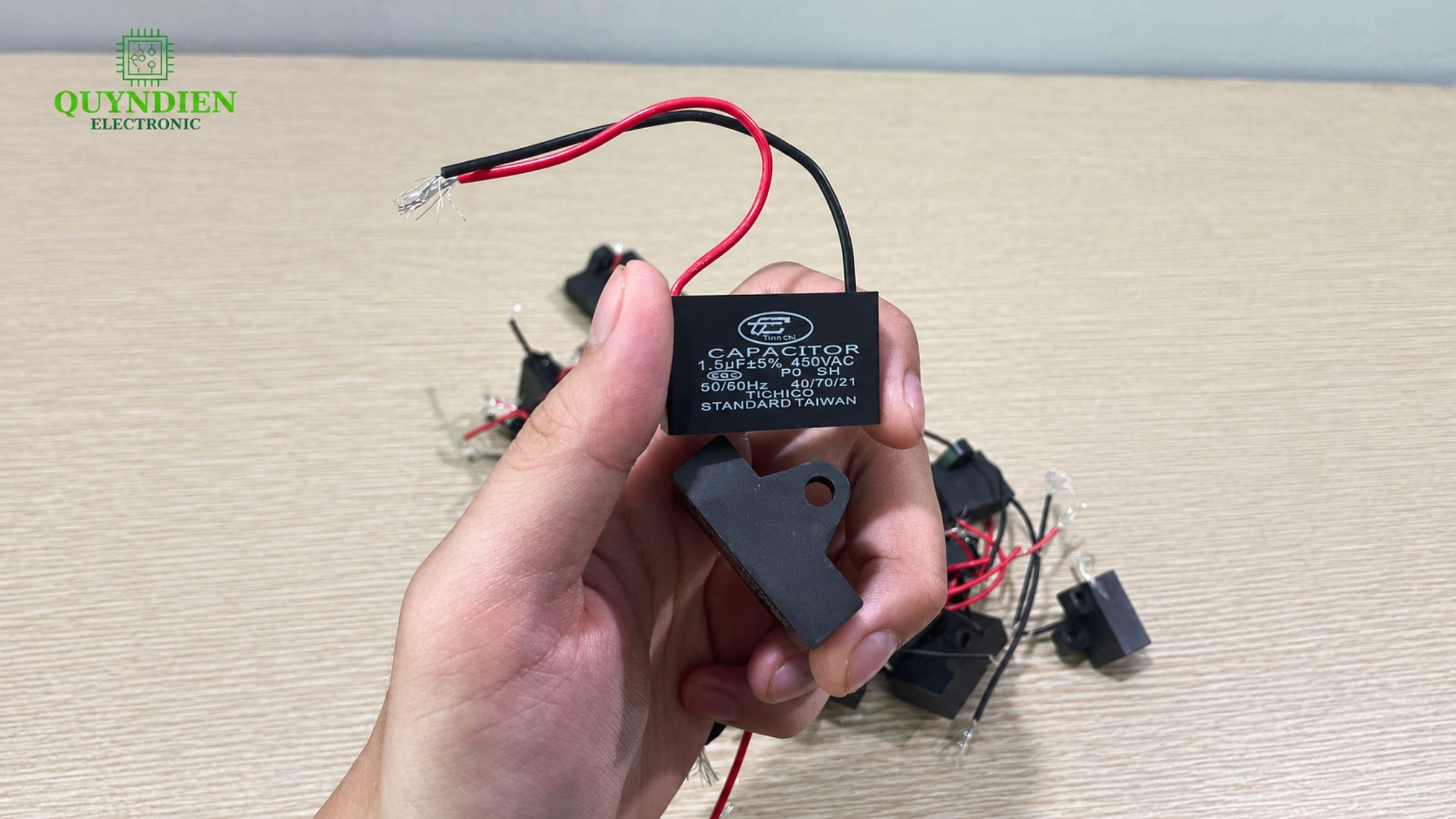 Tụ điện quạt 1.5µF 450VAC dùng cho stator B3 và quạt công suất nhỏ