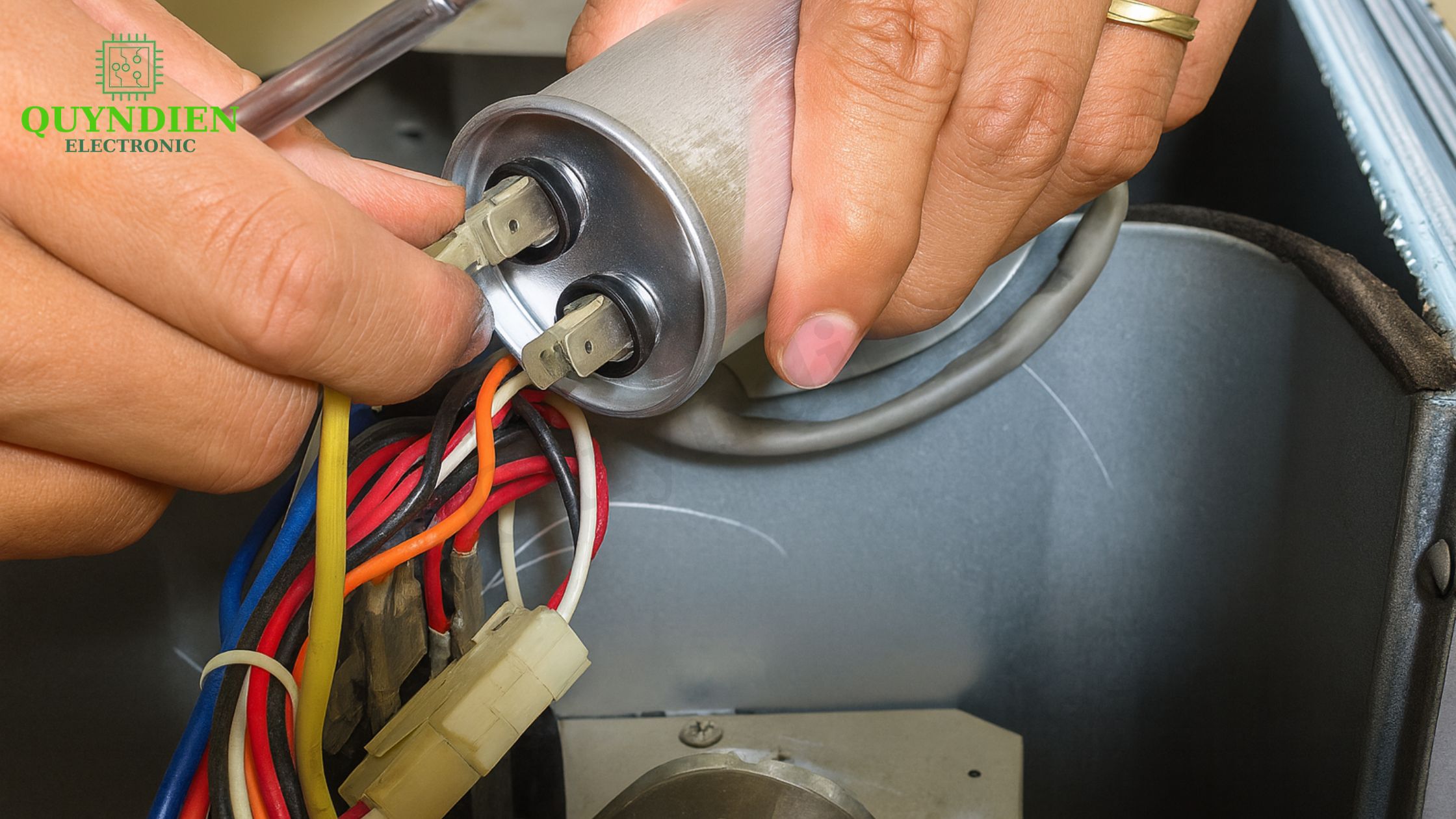 Tụ ngậm tụ đề dùng cho block điều hòa, quạt dàn nóng và motor điện