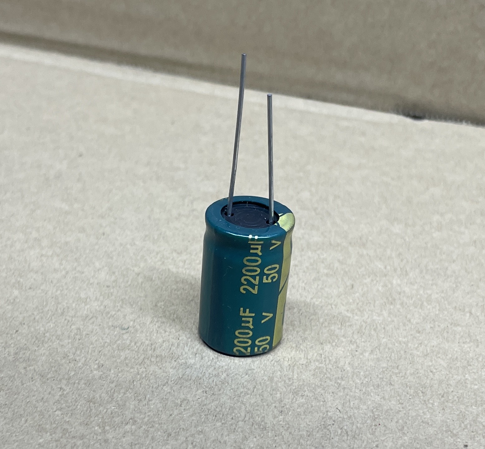 Tụ hóa 2200uf-16v 25v 35v 50v