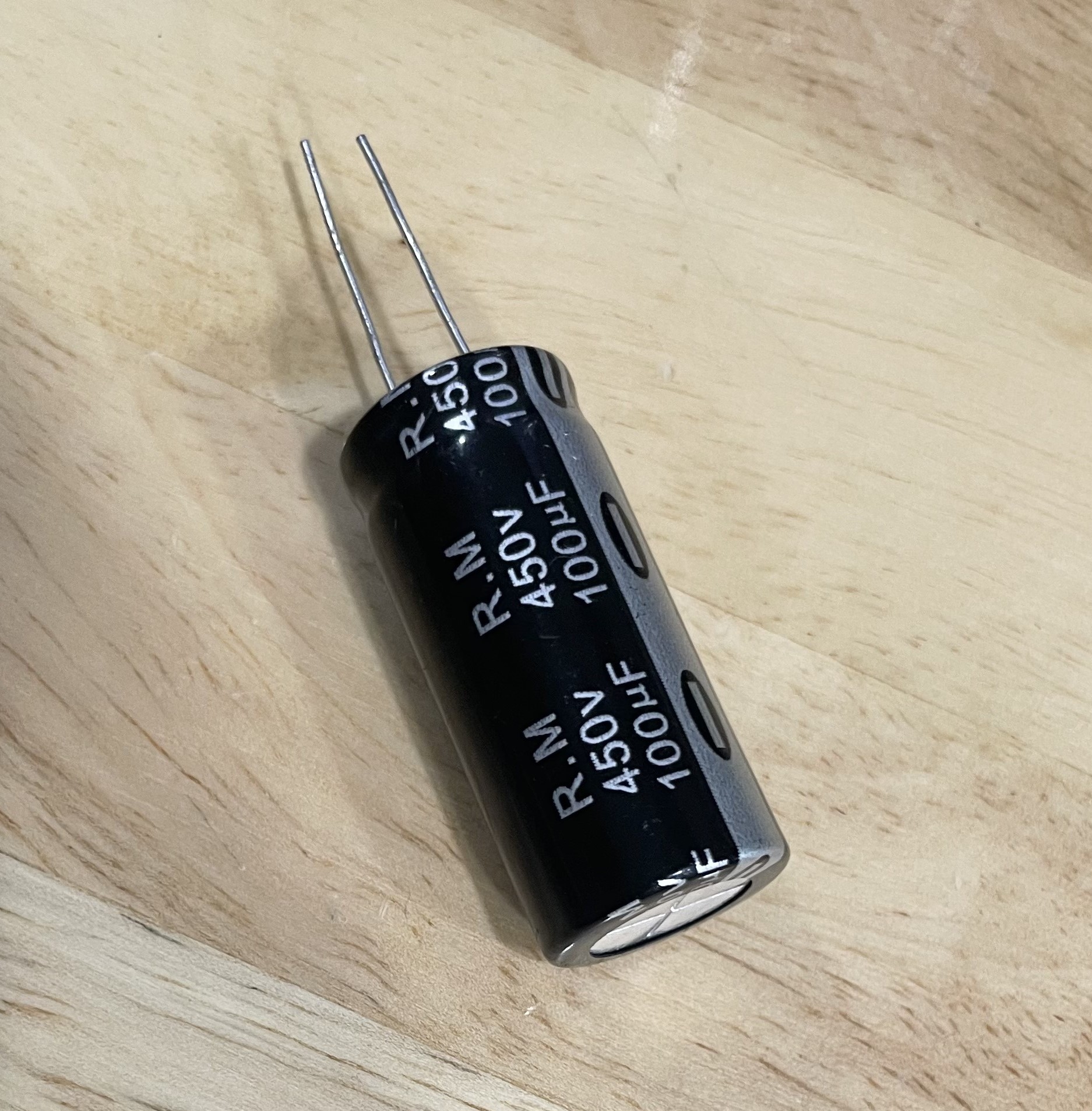 Tụ lộc nguồn 100uf 450V mới 100% chân mềm