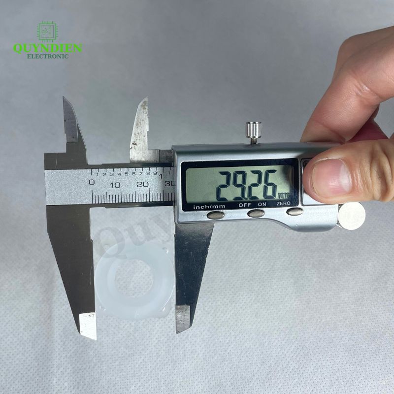 Lõi Nhựa Vuông Tròn 30 Quấn Cuộn Cảm Phân Tần Loa - Màu Trắng Trong
