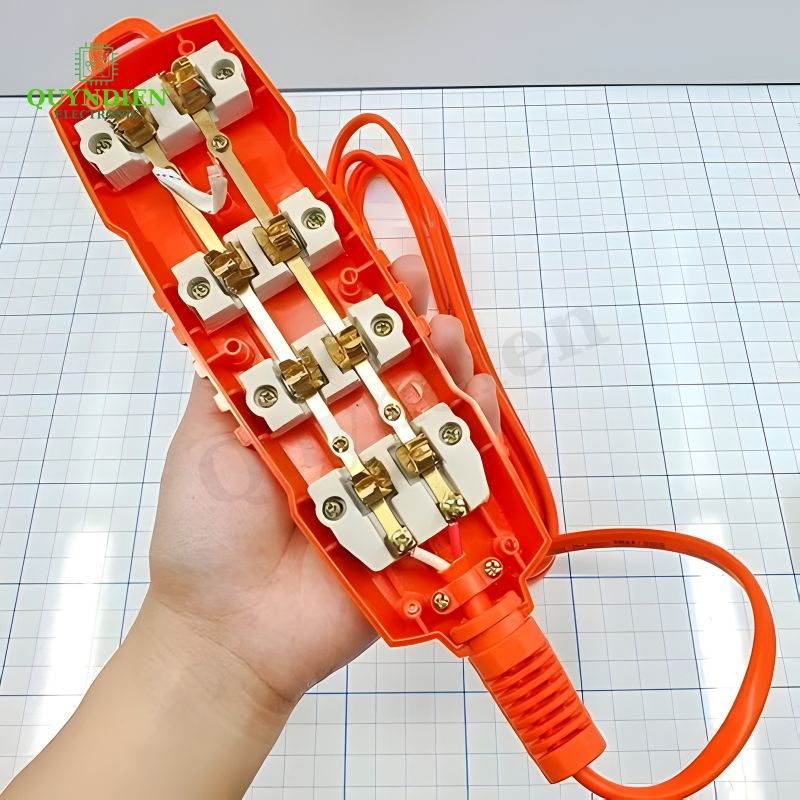 Ổ Cắm Siêu Tải 4 Lỗ Thẳng 3000W (Dây Dài 10 Mét)