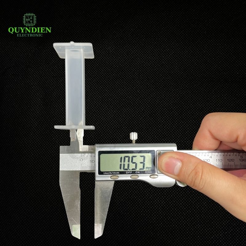 Lõi Khuôn Nhựa Vuông Dài 60mm Màu Trắng Trong