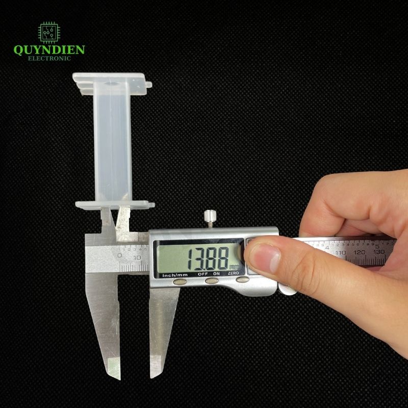 Lõi Khuôn Nhựa Vuông Dài 60mm Màu Trắng Trong