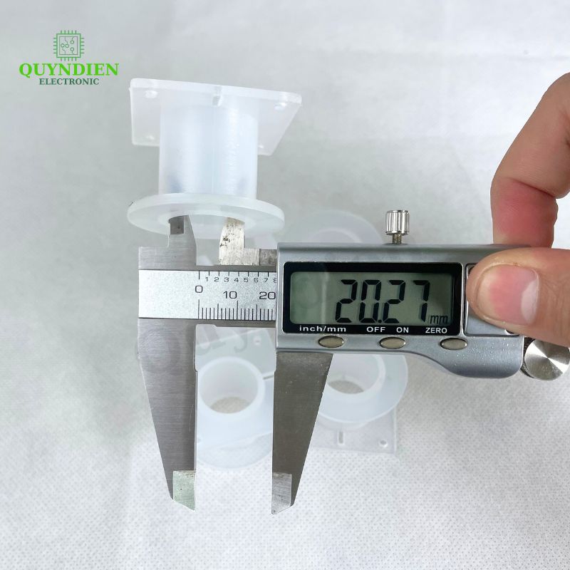 Lõi Nhựa Vuông Tròn 40 Quấn Cuộn Cảm Phân Tần Loa - Màu Trắng Trong