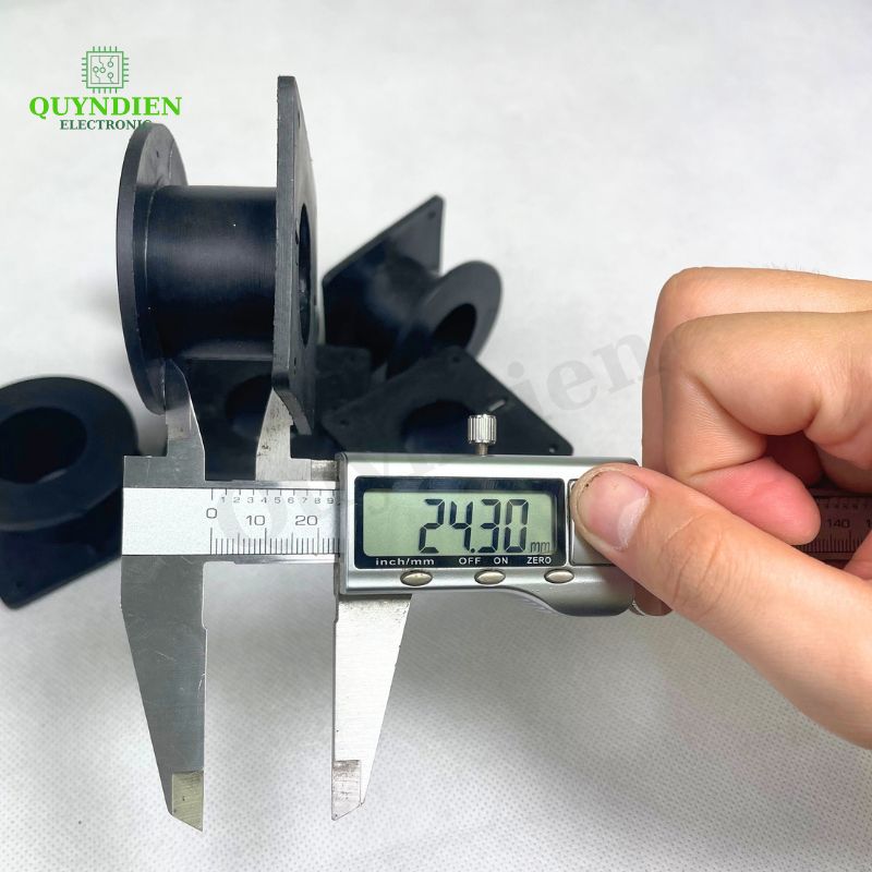 Lõi Nhựa Vuông Tròn 55 Quấn Cuộn Cảm Phân Tần Loa - Màu Đen