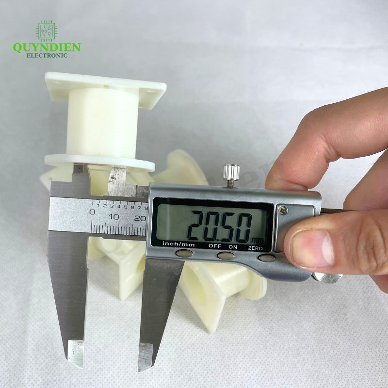 Lõi Nhựa Vuông Tròn 40 Quấn Cuộn Cảm Phân Tần Loa - Màu Trắng Sữa