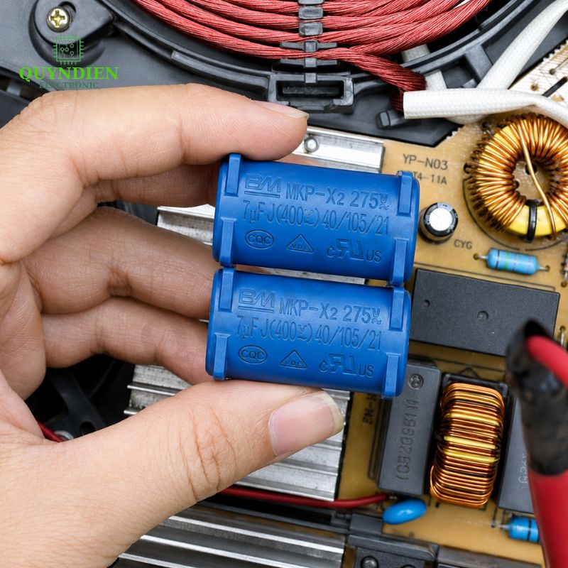 Tụ Bếp Từ 7uF 275VAC/400VDC Màu Xanh Loại Đứng