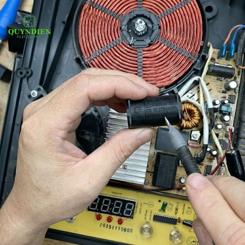 Tụ Bếp Từ 7uF 275VAC/400VDC Màu Xanh Loại Đứng