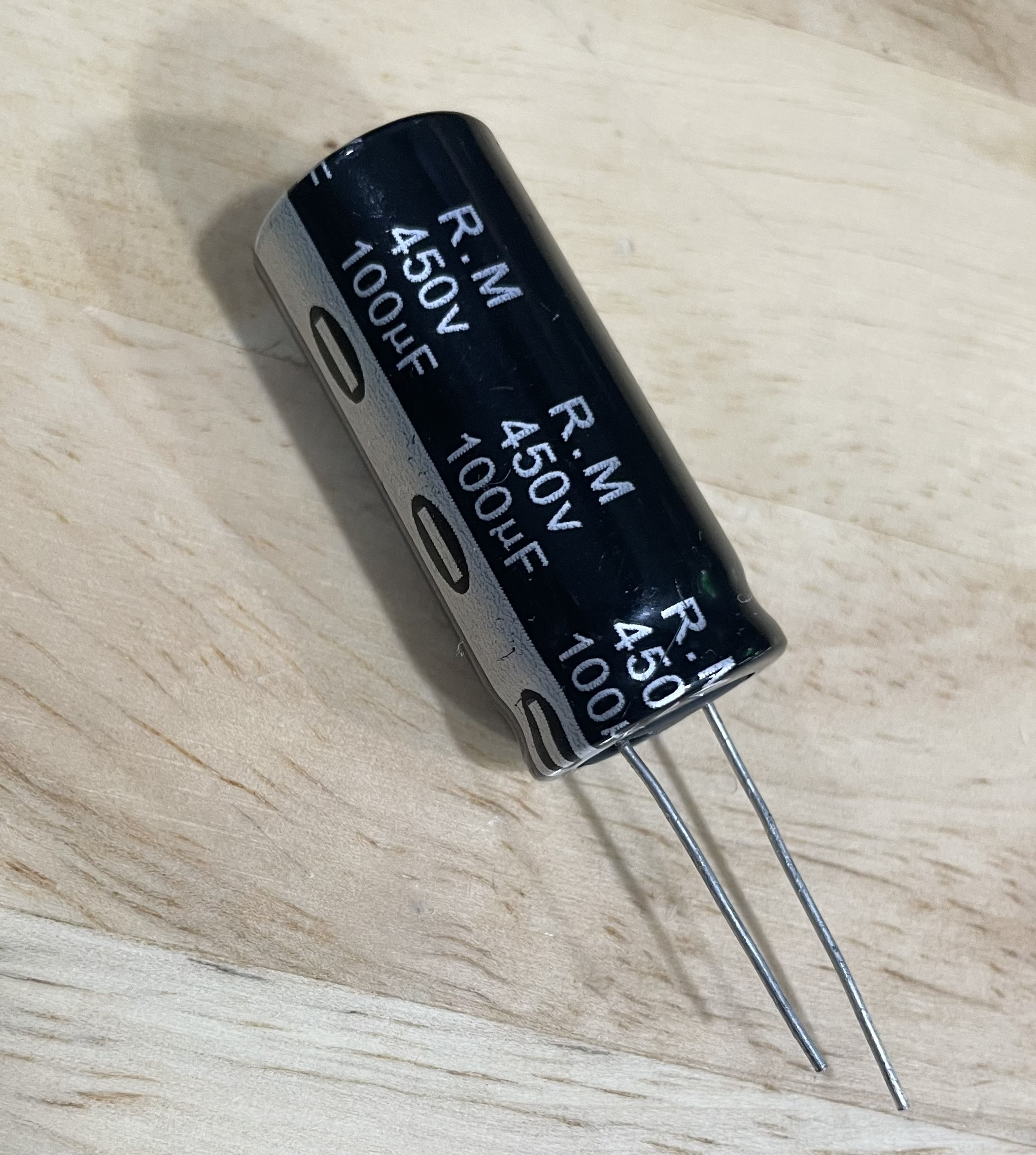 Tụ lộc nguồn 100uf 450V mới 100% chân mềm