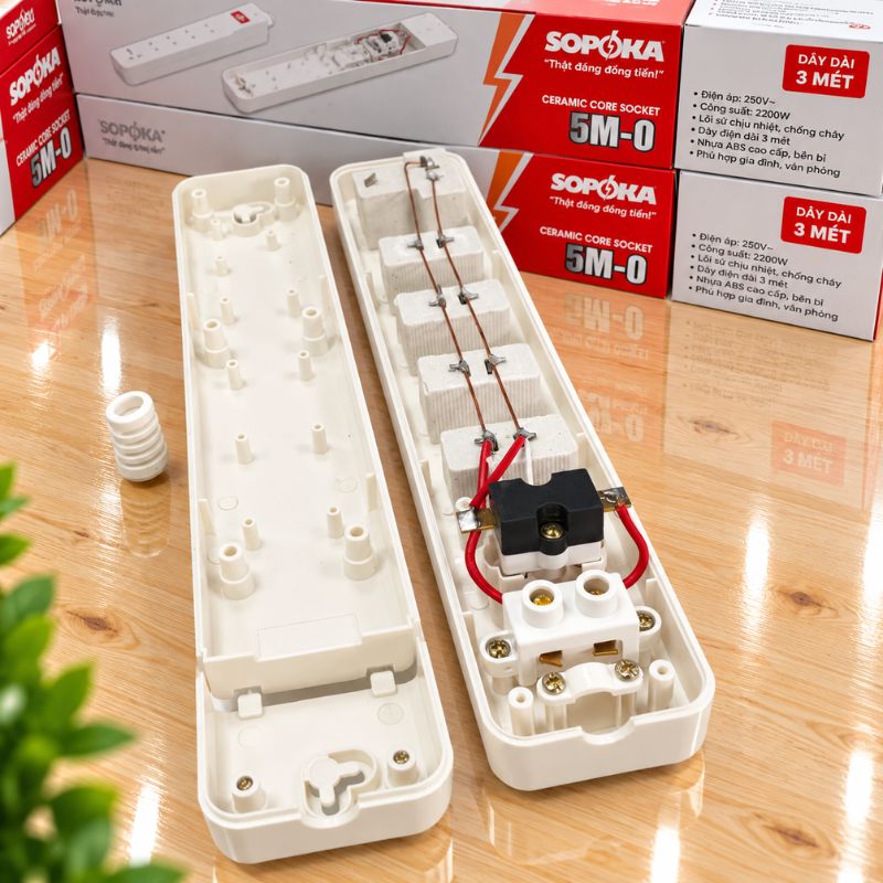 Ổ Cắm Lõi sứ chống cháy 5 Cửa Chéo con tắc 2200W  - VAT - Ổ cắm chéo 5 cửa 2200W 5A2-5