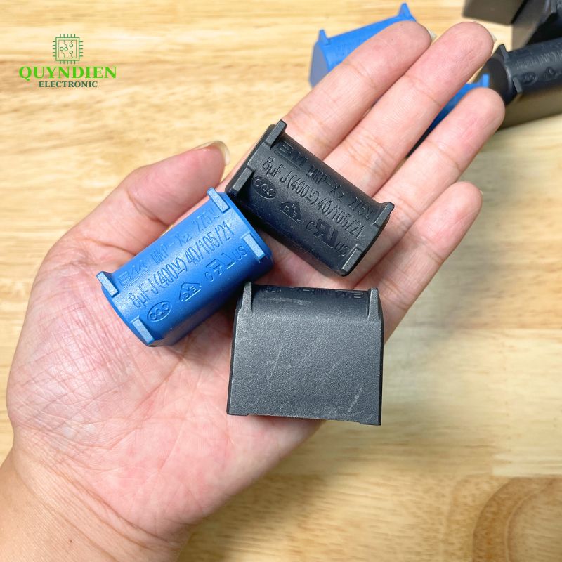 Tụ Bếp Từ 8uF 275VAC/400VDC Màu Đen Loại Đứng