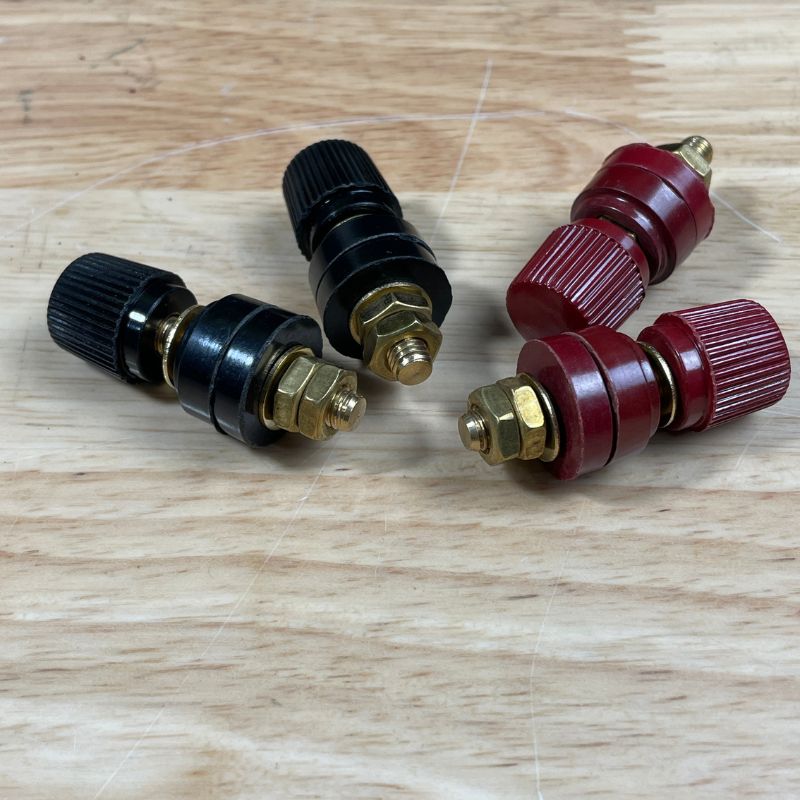 Cặp Jack loa JS333 M6 Cọc Đồng NẮP NHỰA Đỏ Đen trục 6mm