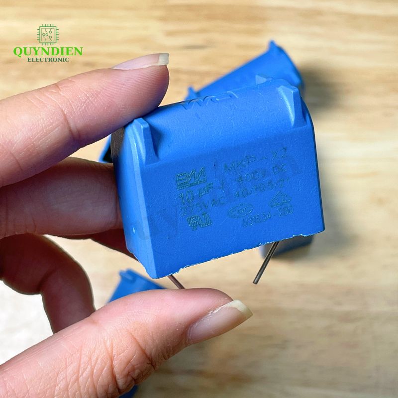 Tụ Bếp Từ 10uF 275VAC/400VDC Màu Xanh Loại Đứng Xát Nhỏ