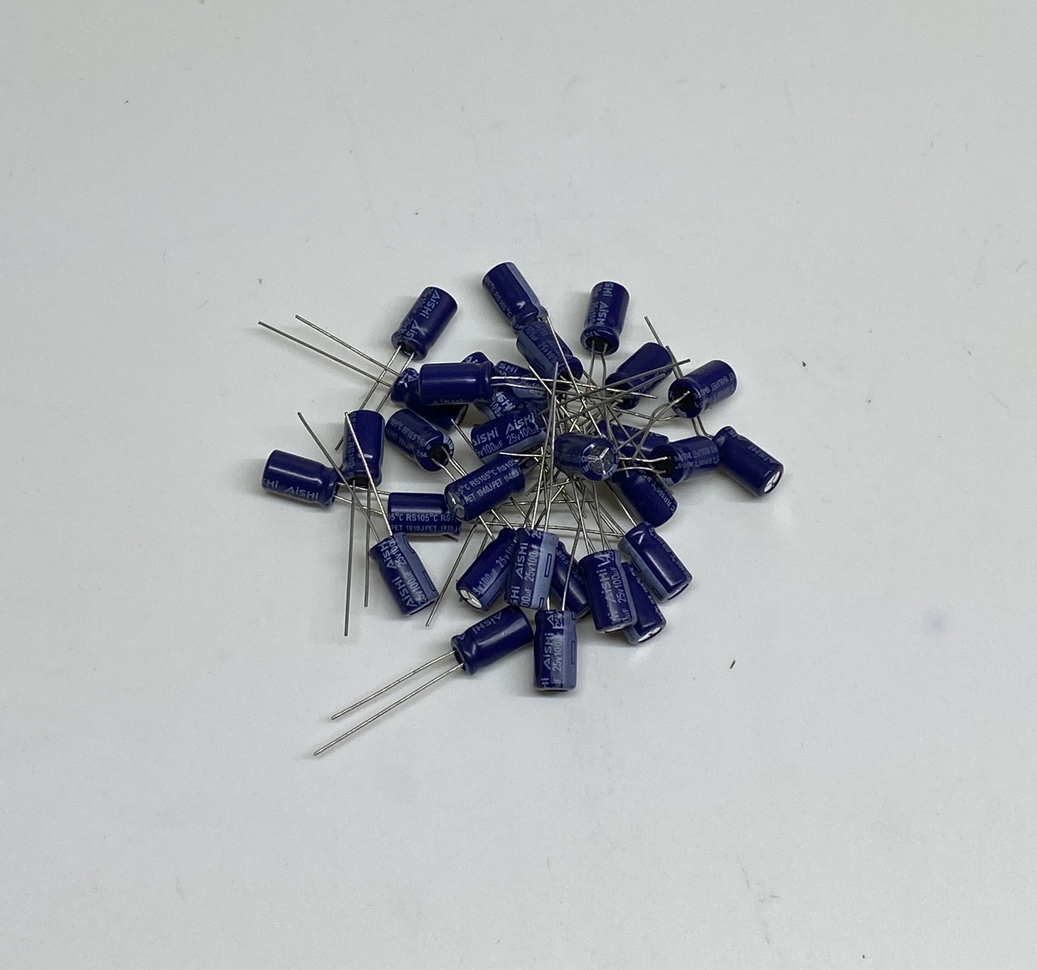 Tụ Hóa 100uf - 35V Màu ngẫu nhiên