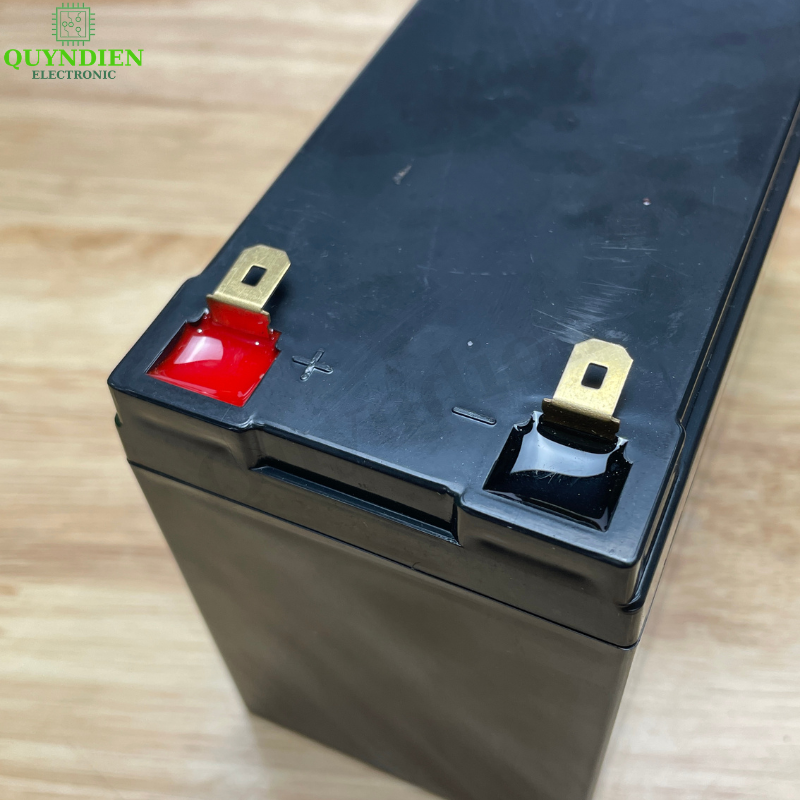 Vỏ Hộp Đựng Pin Kèm 2 Vỉ Cố Định Cell 18650 màu Đen