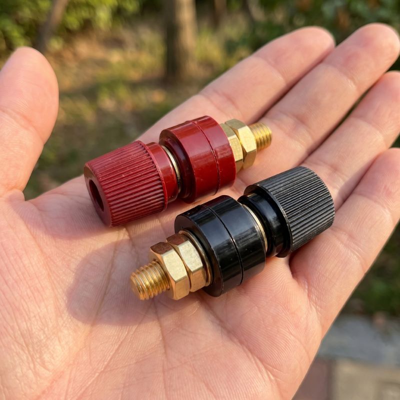 Cọc Đồng M8 Nắp Nhựa Đỏ Đen