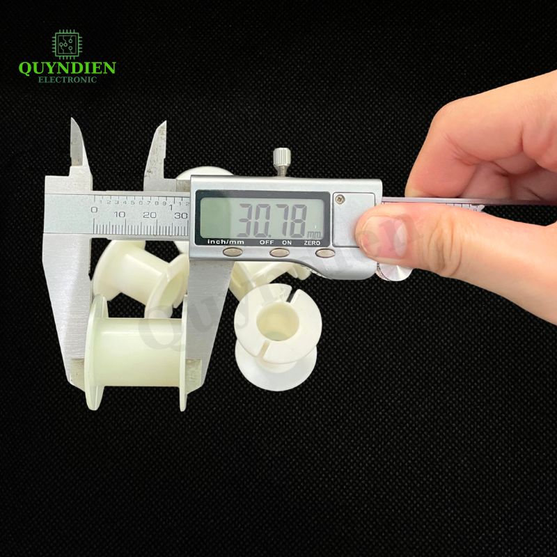 Lõi Khuôn Nhựa Audio 2 Đầu Tròn Màu Trắng Sữa