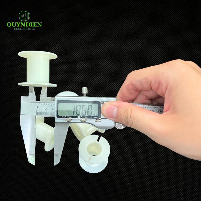 Lõi Khuôn Nhựa Audio 2 Đầu Tròn Màu Trắng Sữa