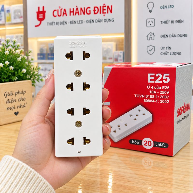 Ổ Cắm Điện 4 Cửa Công Suất 2200W E25