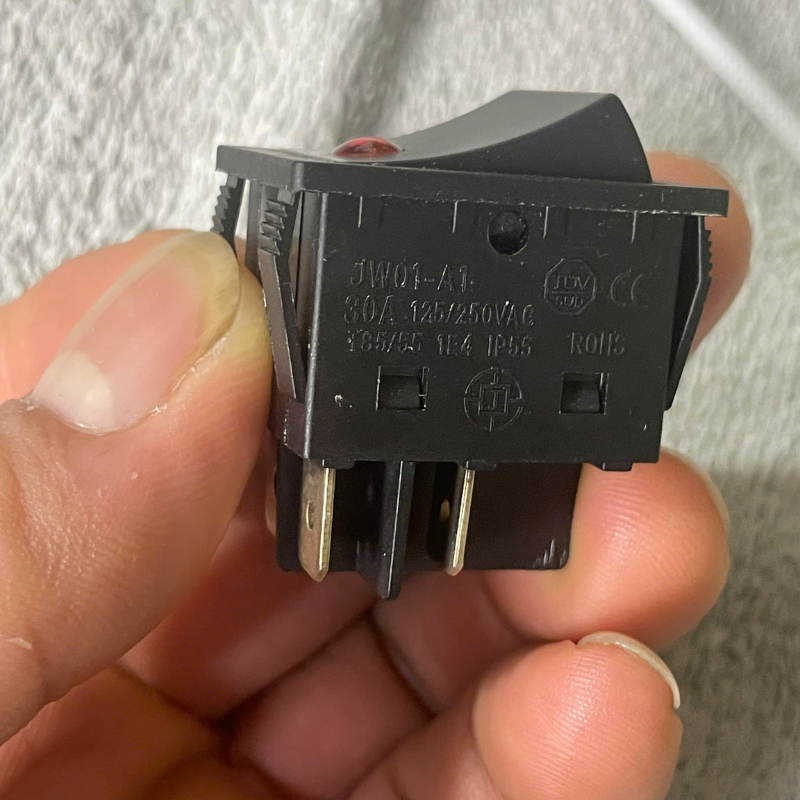 Công Tắc Bập Bênh 4 Chân KCD4 30A 125/250VAC Đen