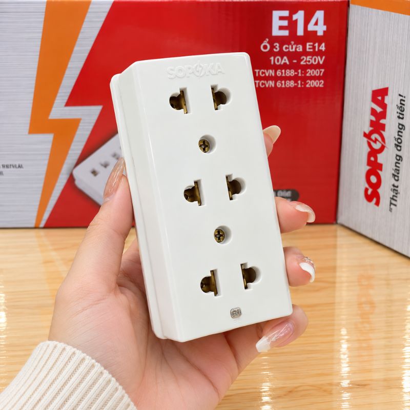 Ổ Cắm Điện 3 Cửa Công Suất 2200W E14