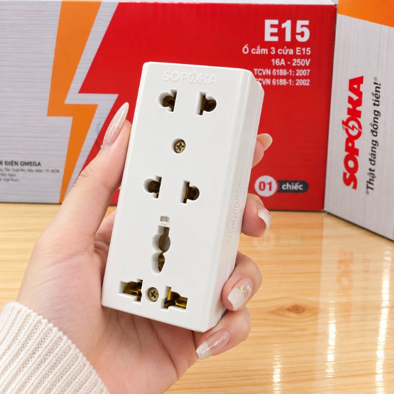 Ổ Cắm điện 3 Cửa Công Suất 2200W E15