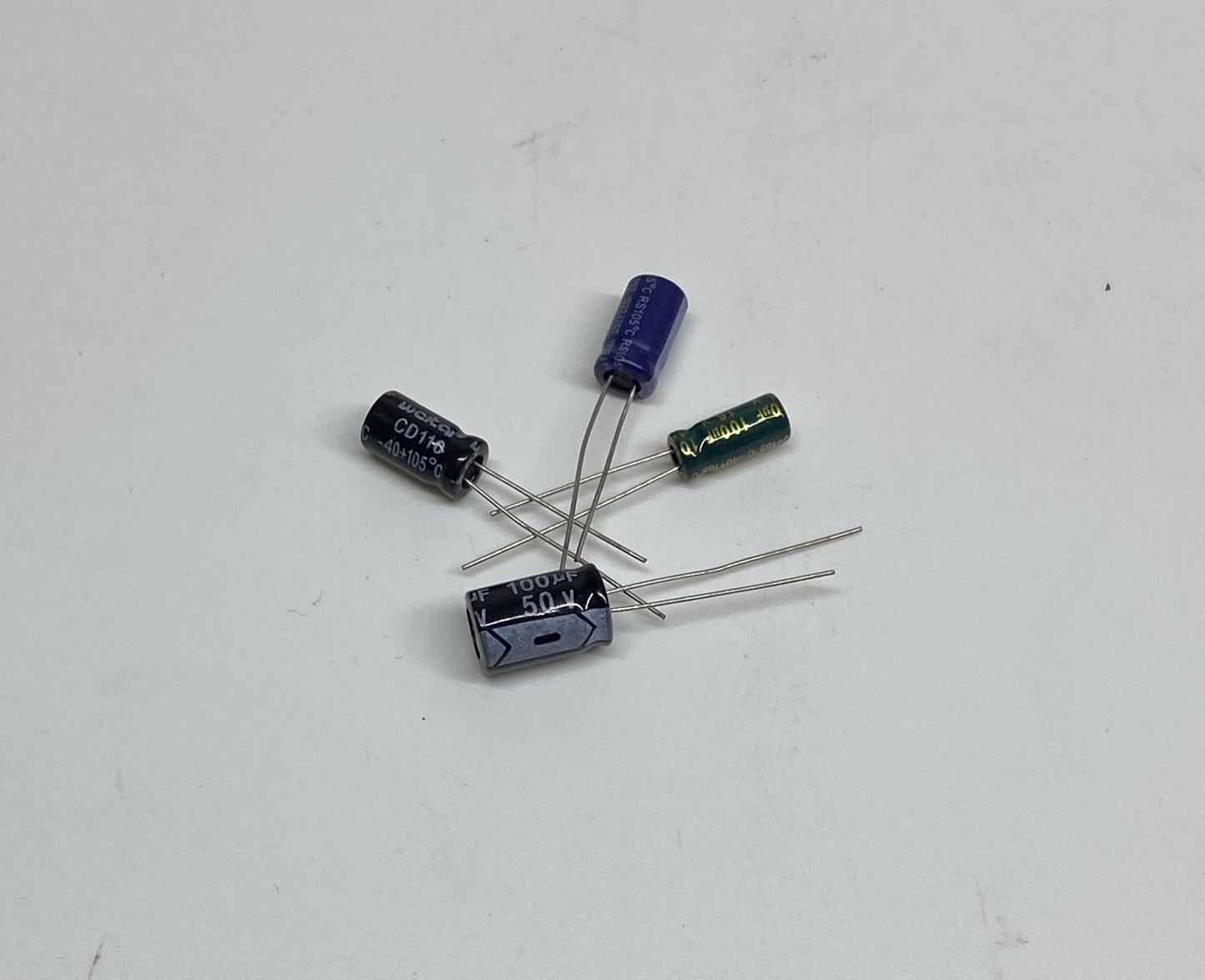 Tụ Hóa 100uf - 35V Màu ngẫu nhiên