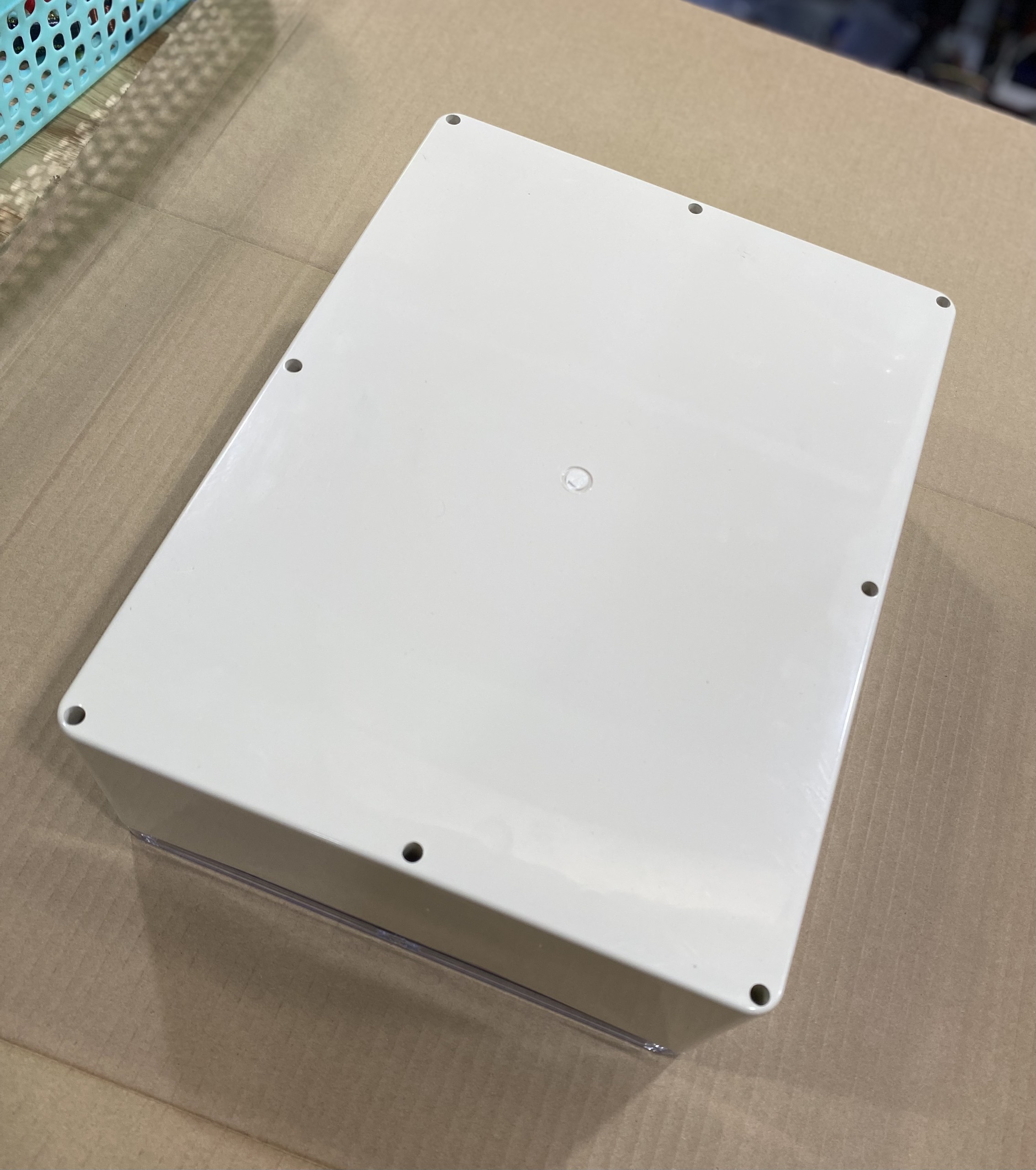 Hộp Nhựa Vy Anh 320x240x110mm Màu Trắng Nắp Trong