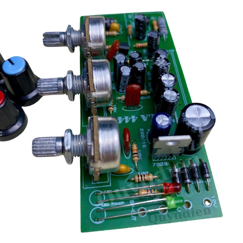 Mạch khuếch đại âm thanh LA4440 có chỉnh TREBLE BASS 19W, DC 12V-14V chưa có IC