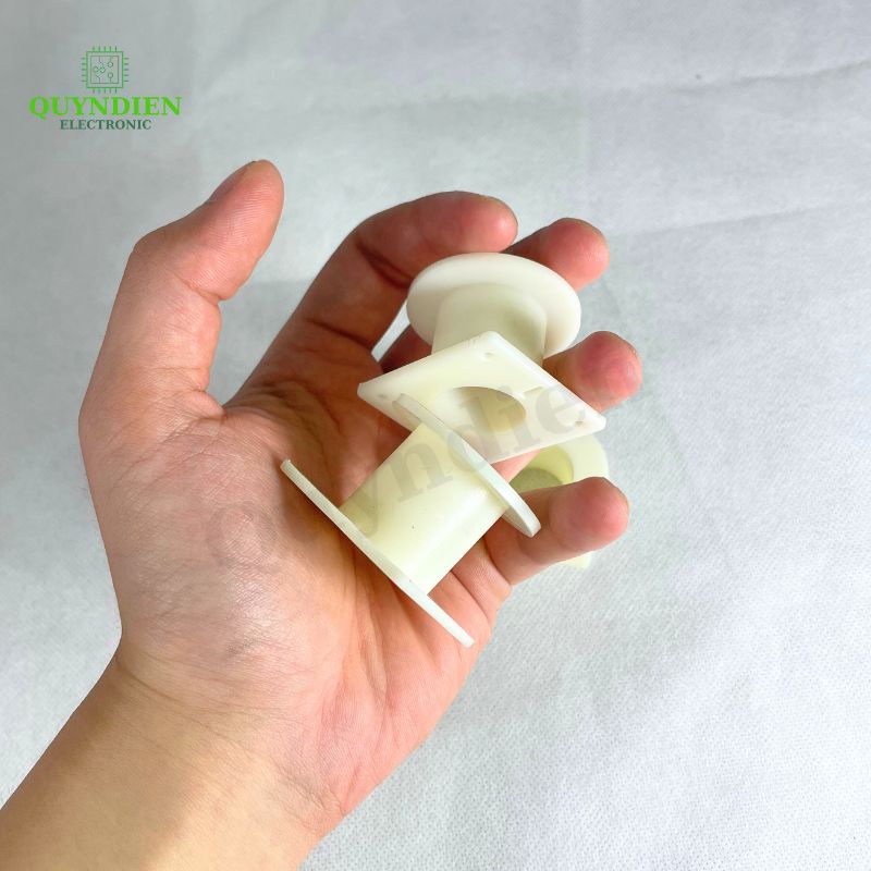 Lõi Nhựa Vuông Tròn 40 Quấn Cuộn Cảm Phân Tần Loa - Màu Trắng Sữa