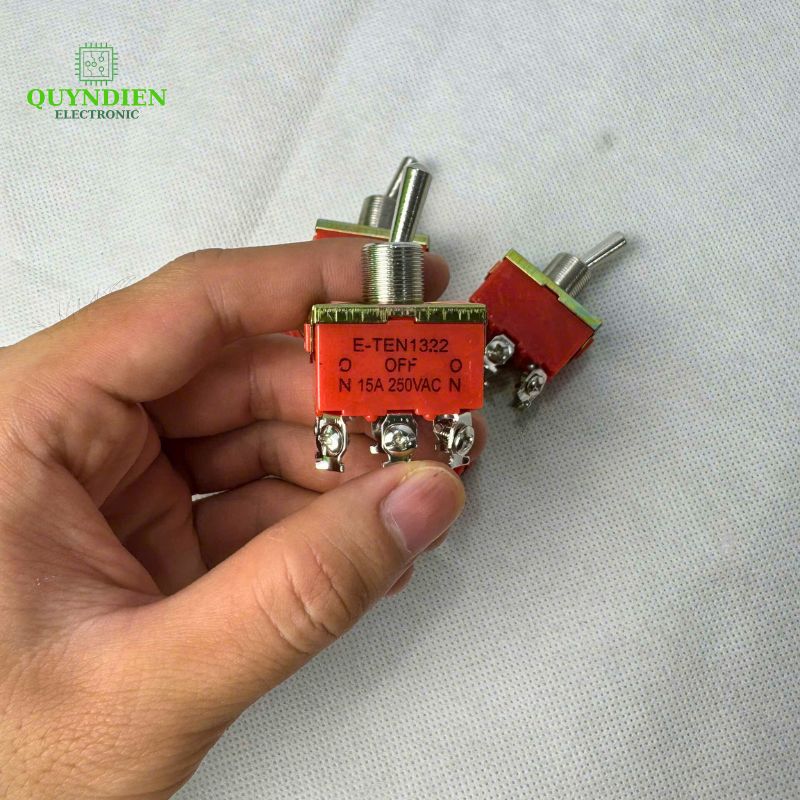 Công Tắc Gạt 6 Chân E-TEN 1322 240V-15A Đảo Chiều Động Cơ