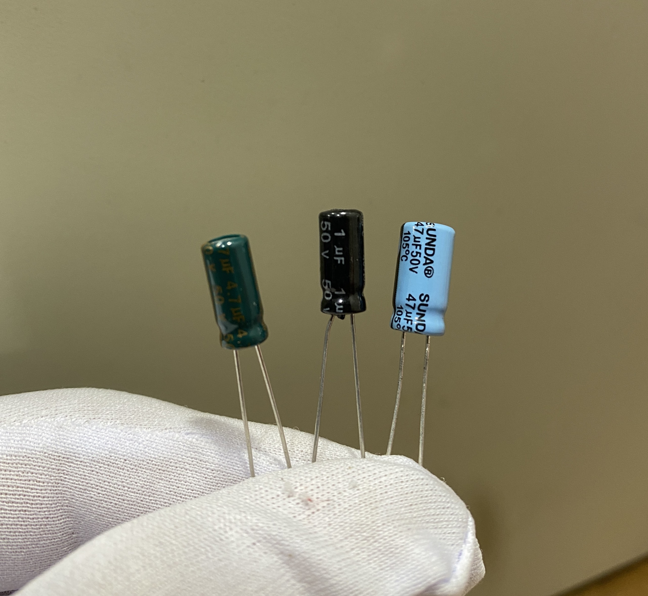 Tụ hóa 50v-1uf 2.2uf 4.7uf 10uf 47uf