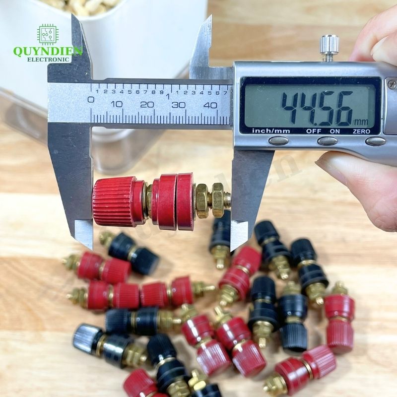 Cặp Jack loa JS333 M6 Cọc Đồng NẮP NHỰA Đỏ Đen trục 6mm