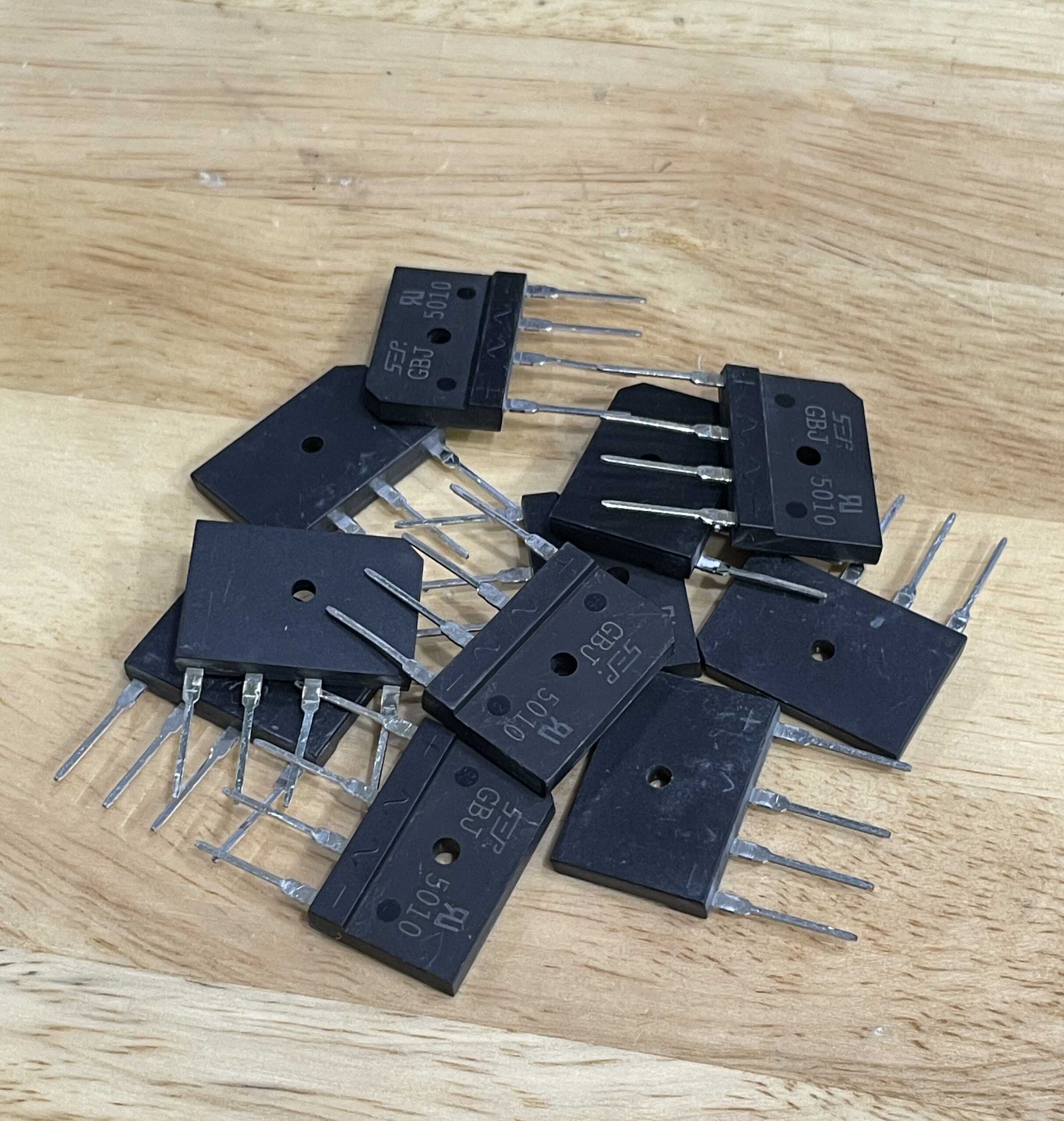 GBJ5010 Diode Cầu Dẹp 50A 1000V Mới