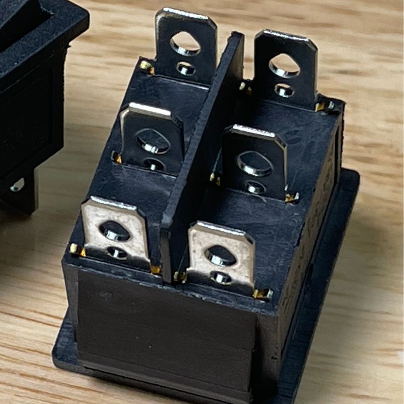 Công Tắc Bập Bênh 6 Chân KCD4 16A/30A 250V Đen Không Đèn