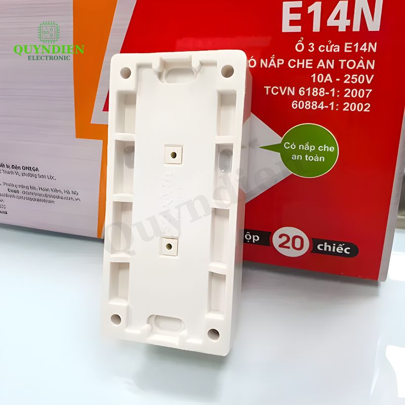 Ổ Cắm điện 3 Cửa Có Nắp Che An Toàn E14N