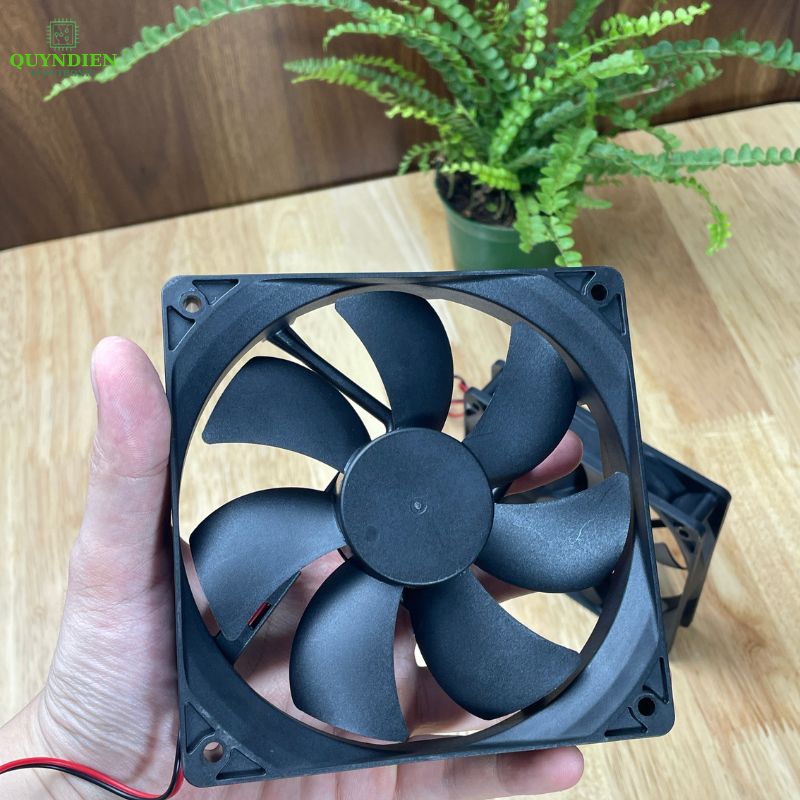 Quạt tản nhiệt 24VDC không chổi than 12x12x2.5cm
