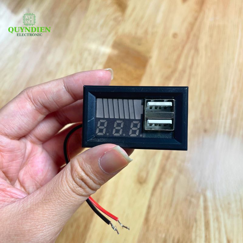 Đồng Hồ LED Đo Dung Lượng Pin 2 Cổng USB 12.6V