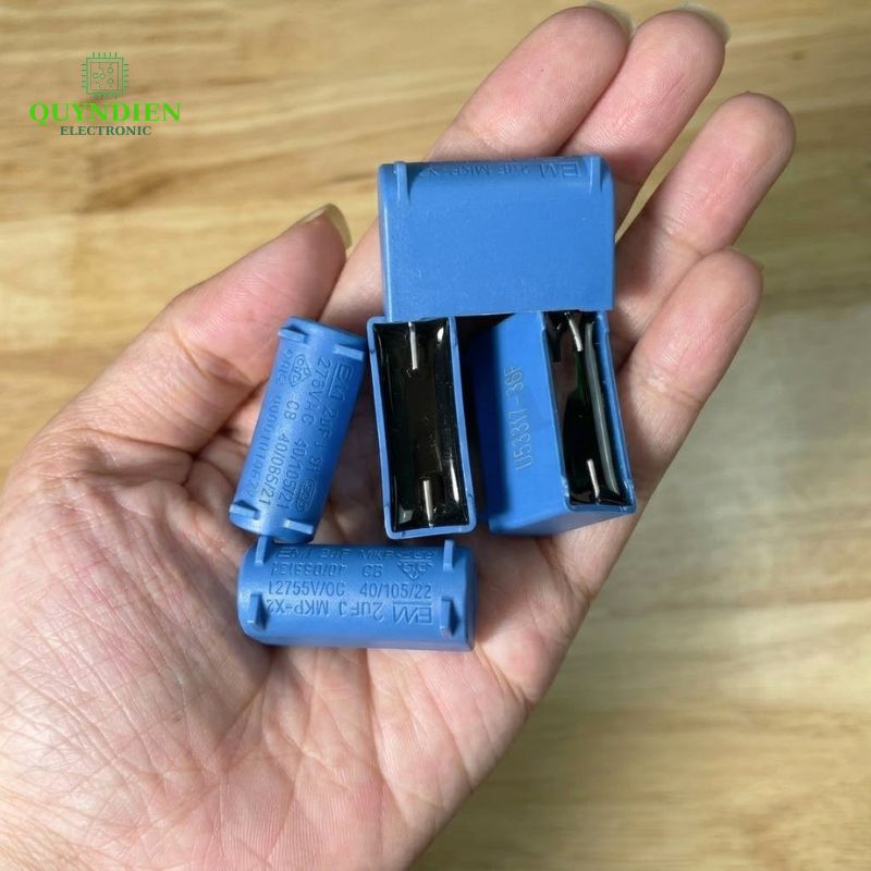 Tụ Bếp Từ 2uF 275VAC/400VDC Màu Xanh Đứng